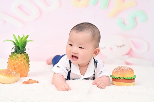 燕郊宝宝眼角红血丝